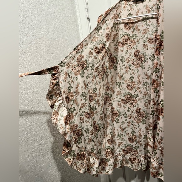 SHEIN Allover Floral Print Belted Ruffle Trim Wrap Hem Dress Size S - Picture 4 of 7